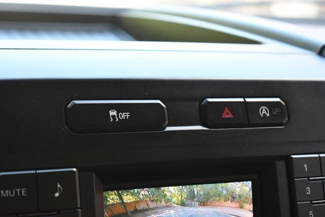 2019 Ford F-150 XL 2WD Reg Cab 8' Box - 23039451 - 21