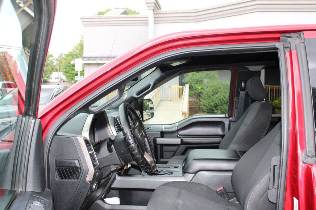 2019 Ford F-150 XLT photo 17