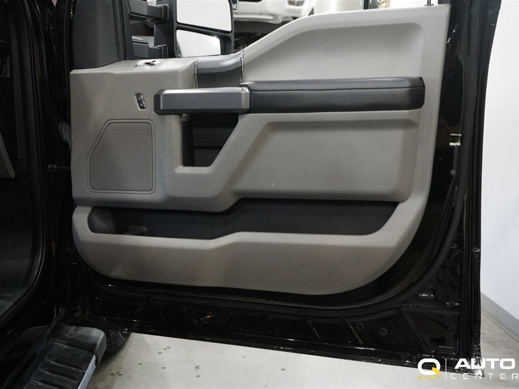2019 Ford F-150 XLT 4WD SuperCrew 5.5' Box - 22887685 - 10