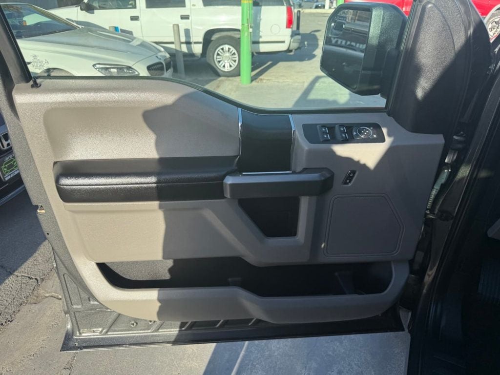 2019 Ford F-150 XLT 4WD SuperCrew 5.5' Box - 22723686 - 8