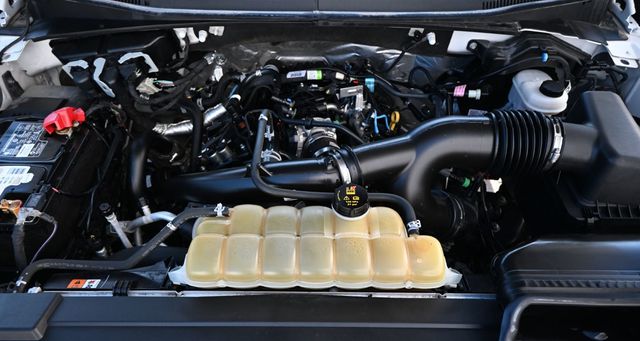 2019 Ford F-150 XLT 4X4 SuperCrew Cab FX4 Off Road Package - 22976815 - 16