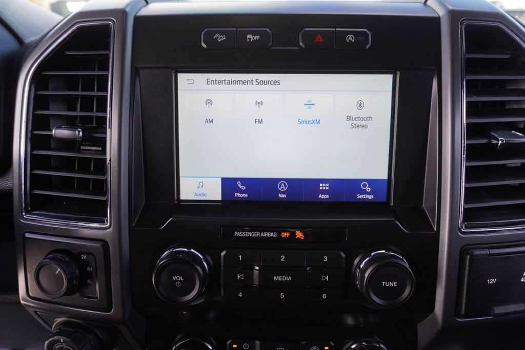 2019 Ford F-150 XLT FX4 - 23068911 - 32