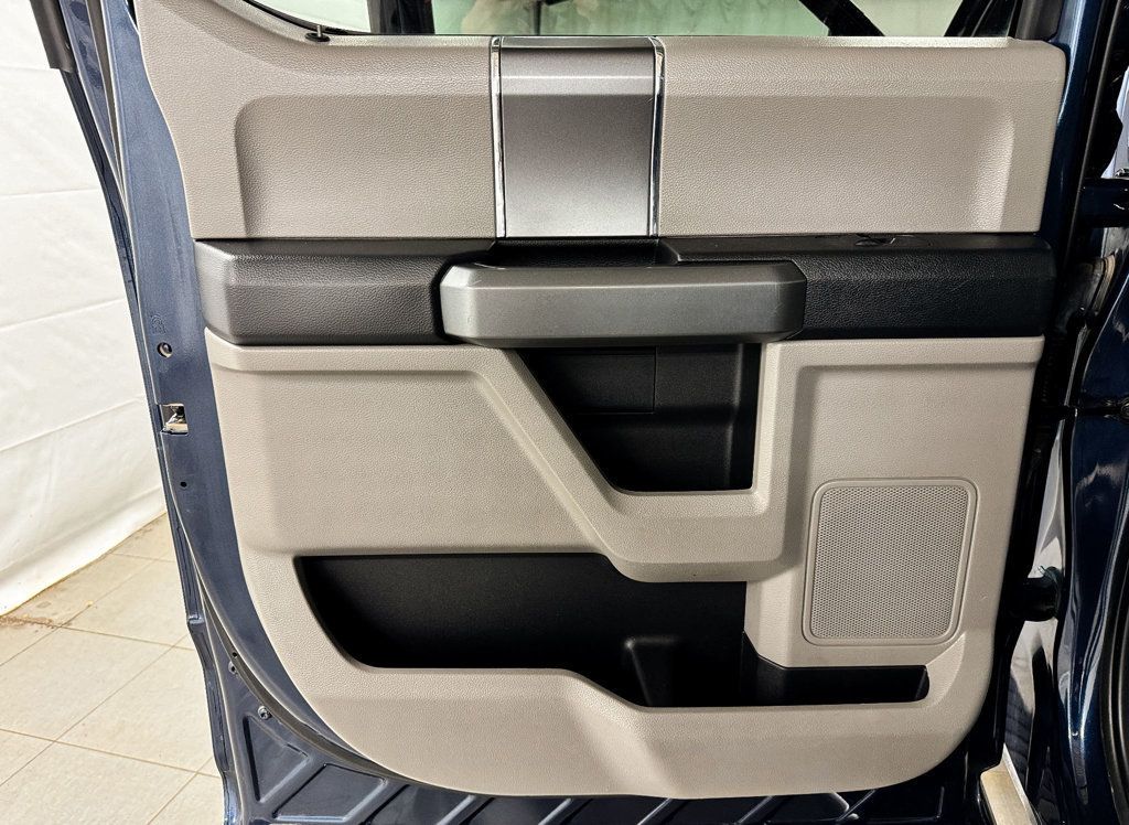2019 Ford F-150 XLT photo 16