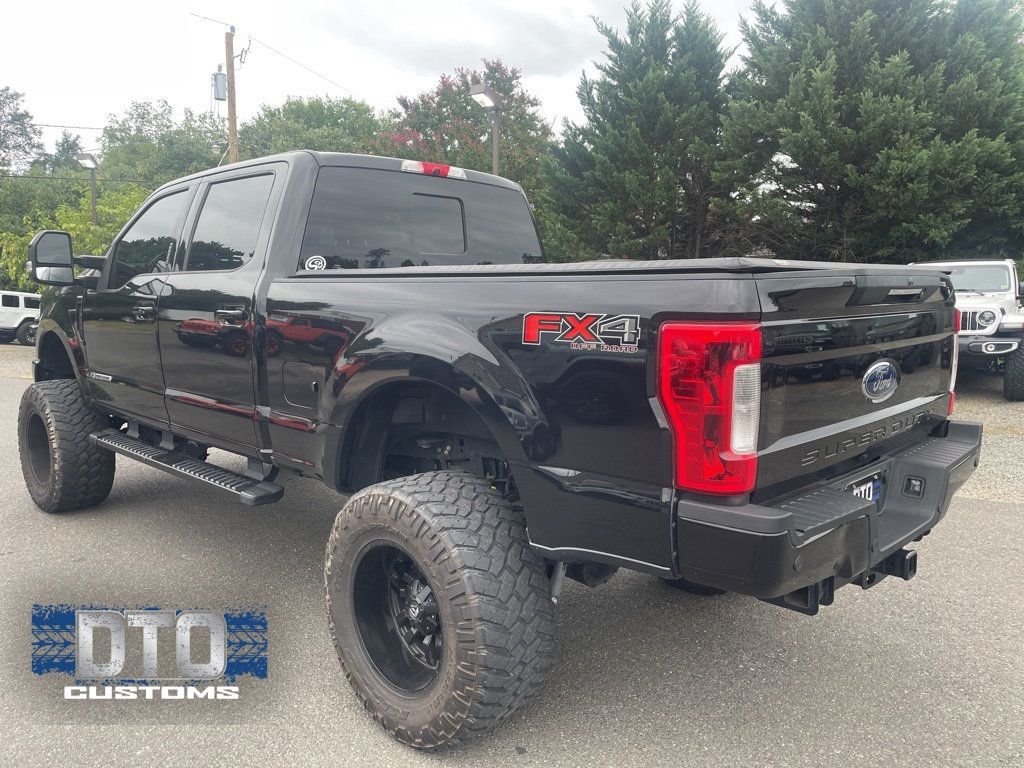 2019 Ford F-350SD Lariat - 22597283 - 2