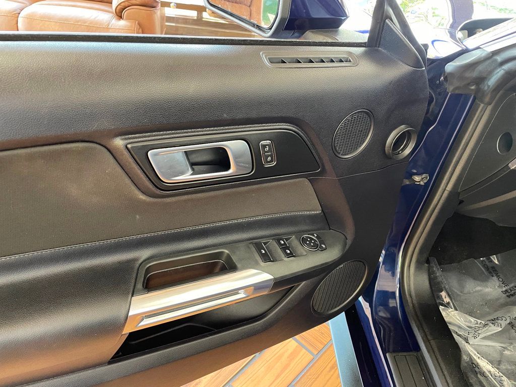 2019 Ford Mustang EcoBoost Convertible - 23064314 - 17