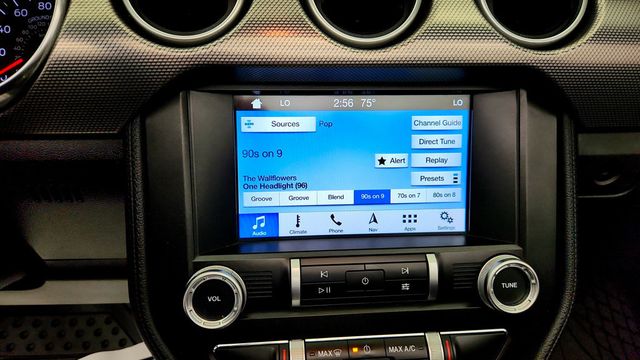 2019 Ford Mustang EcoBoost Convertible w/ 101A, Black Accent Pkg & Navigation - 23090471 - 17