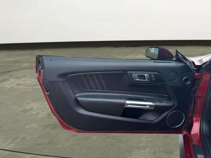 2019 Ford Mustang EcoBoost Fastback - 22984906 - 9