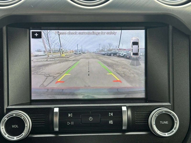 2019 Ford Mustang EcoBoost Fastback - 22984906 - 24