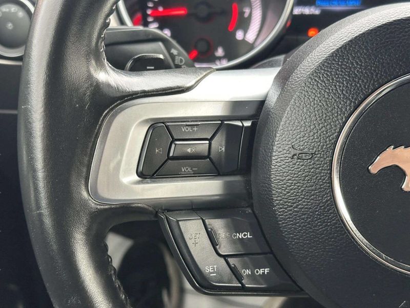 2019 Ford Mustang EcoBoost Fastback - 22984906 - 26