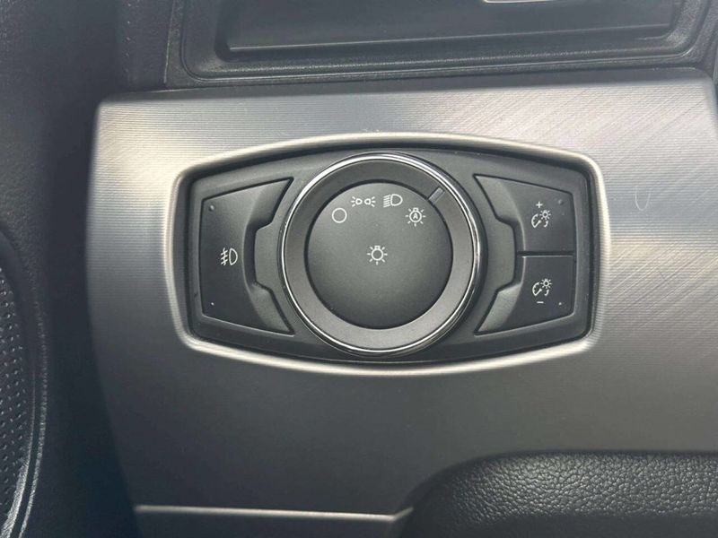 2019 Ford Mustang EcoBoost Fastback - 22984906 - 27