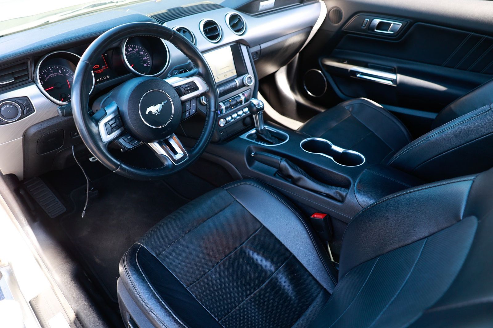 2019 Ford Mustang EcoBoost Premium photo 4