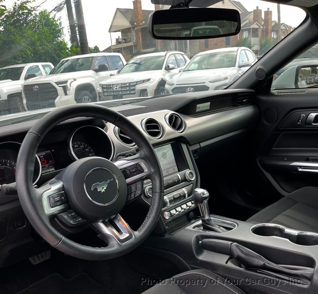 2019 Ford Mustang EcoBoost Fastback - 23040724 - 11