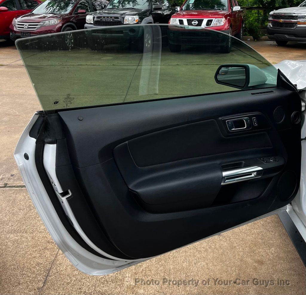 2019 Ford Mustang EcoBoost Fastback - 23040724 - 27
