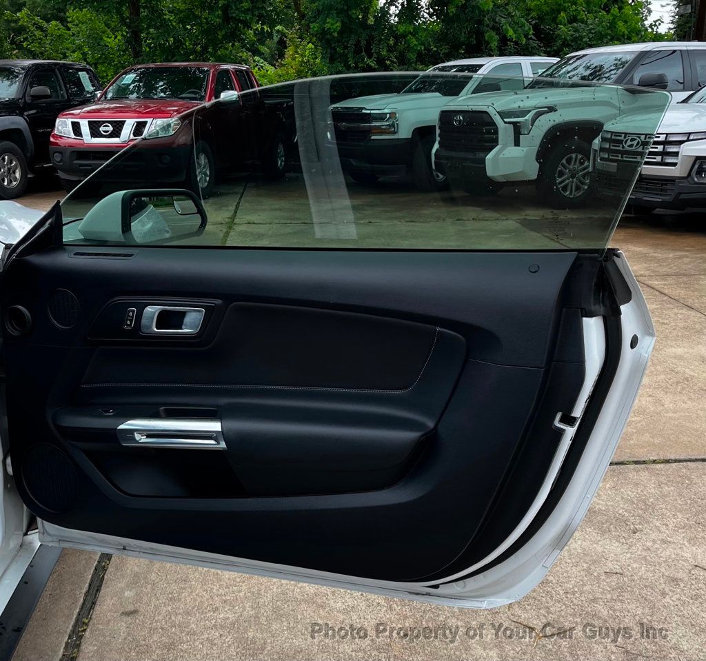 2019 Ford Mustang EcoBoost Fastback - 23040724 - 28