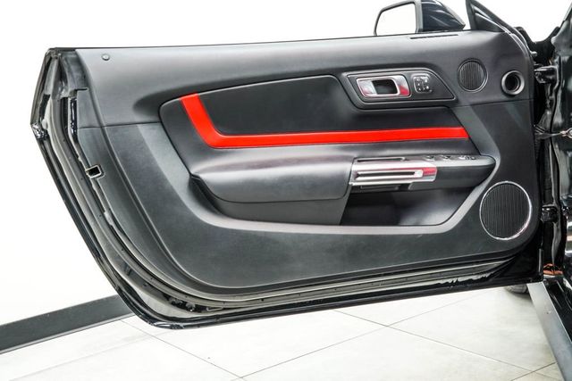 2019 Ford Mustang EcoBoost Premium Convertible - 23062159 - 36