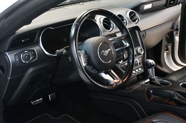 2019 Ford Mustang EcoBoost Premium Fastback - 22948569 - 24