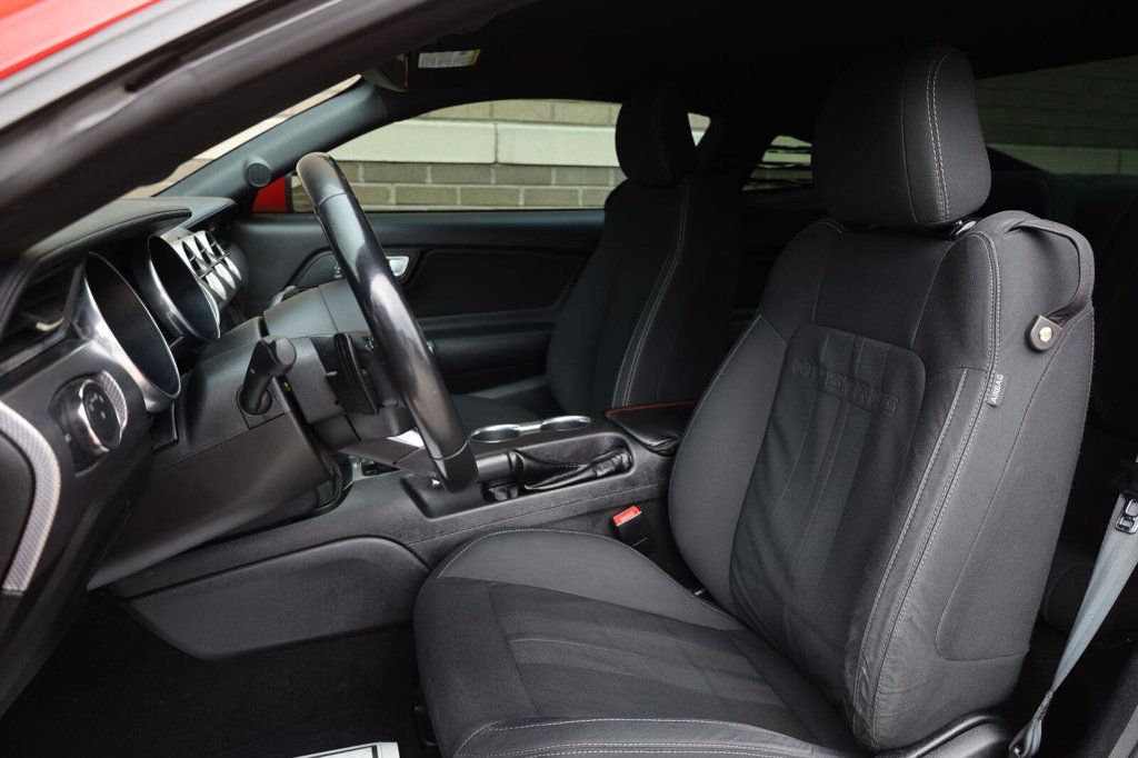 Ford Mustang photo 24