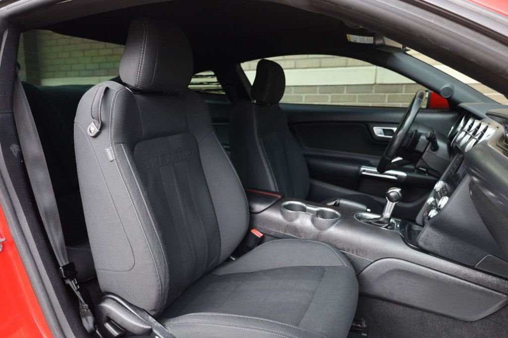 Ford Mustang photo 28