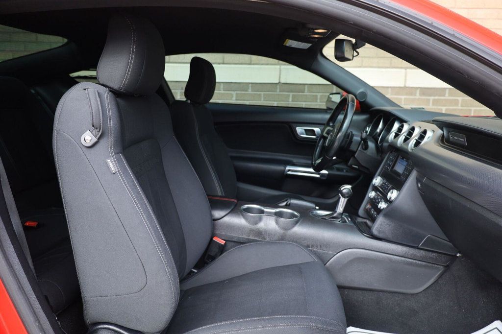 Ford Mustang photo 29