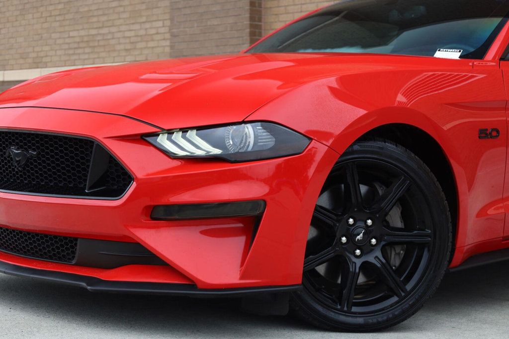 Ford Mustang photo 8