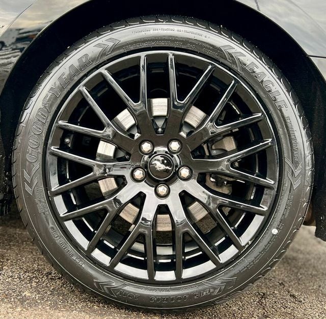 2019 Ford Mustang GT Fastback - 22998774 - 28