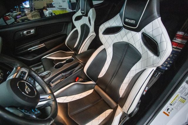 2019 Ford Mustang GT Fastback - 22982862 - 3