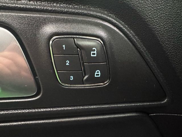 2019 Ford Mustang GT Premium - 22948341 - 16