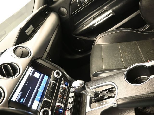 2019 Ford Mustang GT Premium Convertible - 23010636 - 19