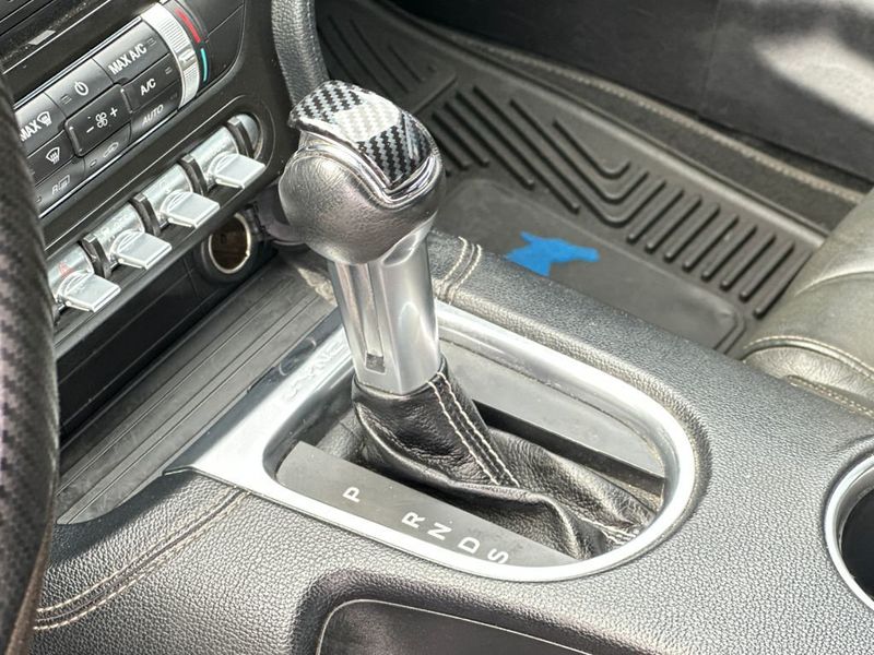 2019 Ford Mustang GT Premium Fastback - 22989385 - 18