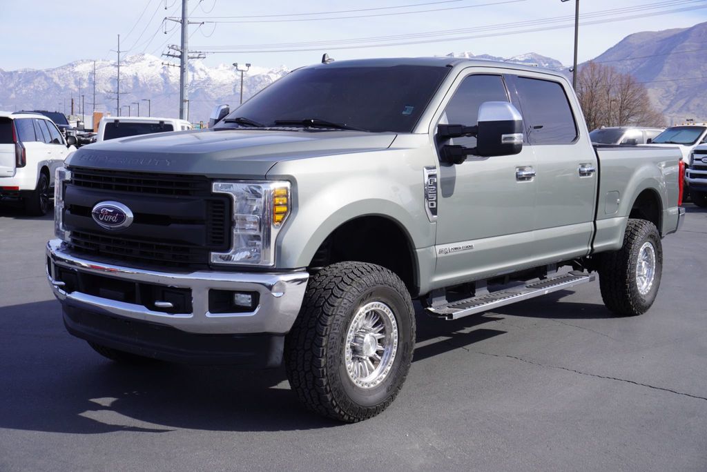 2019 Ford SUPER DUTY F-250 LARIAT - 23004657 | Video 1