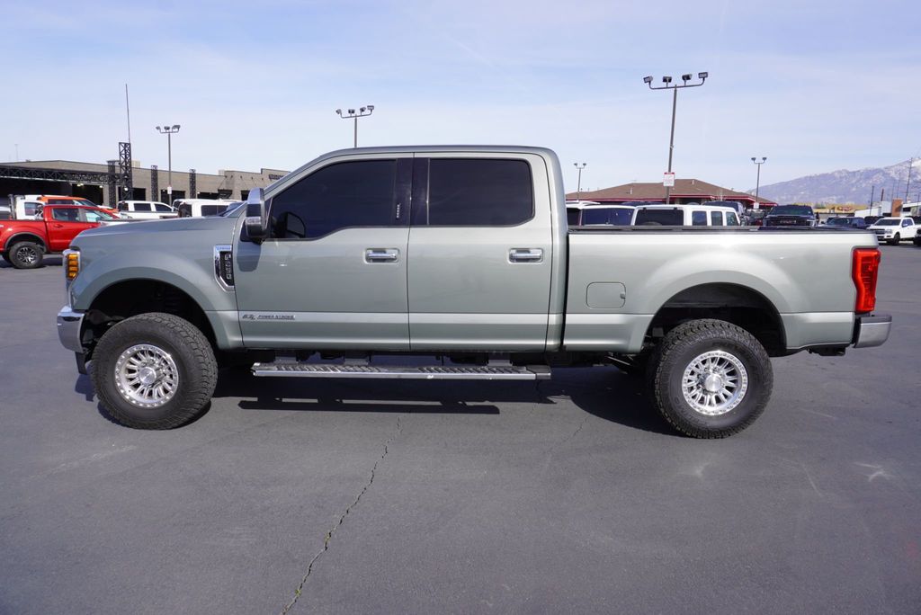 2019 Ford SUPER DUTY F-250 LARIAT - 23004657 - 1