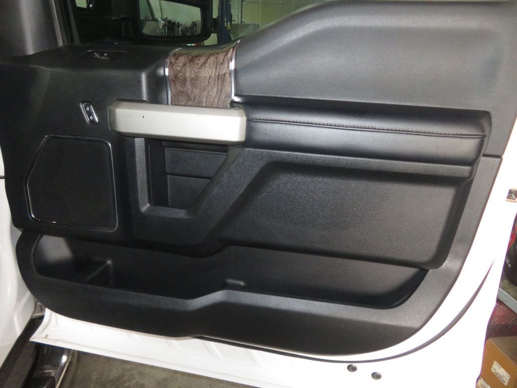 2019 Ford F-250 Lariat FX4 photo 27