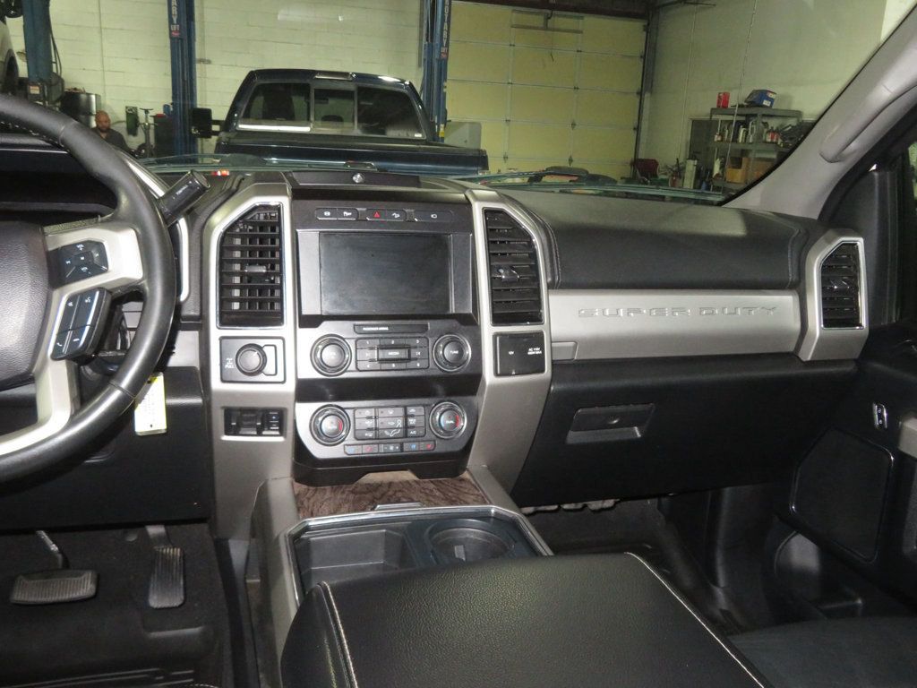 2019 Ford F-250 Lariat FX4 photo 34