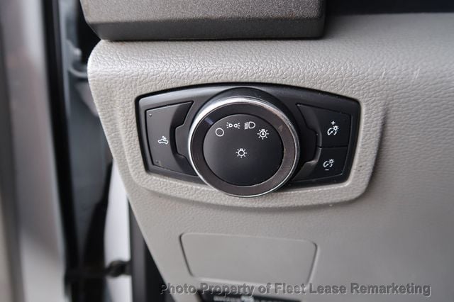 2019 Ford Super Duty F-250 SRW F250SD 4WD Crew Cab Utility  - 22981273 - 33