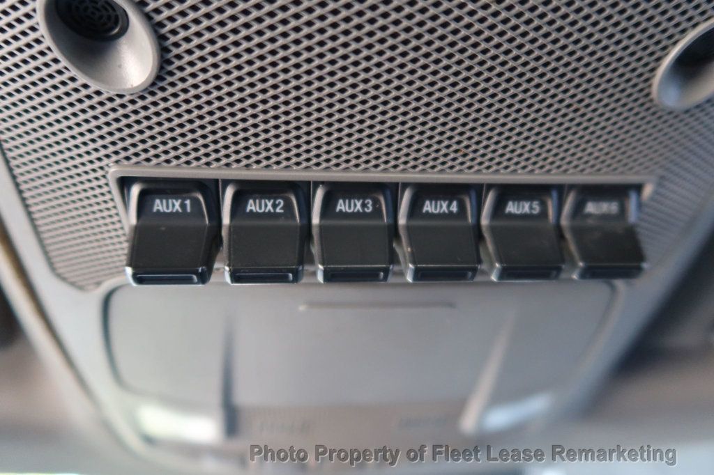 2019 Ford Super Duty F-250 SRW F250SD Crew Cab 9' Flatbed - 22939552 - 36