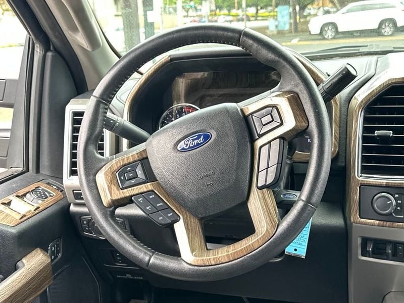 2019 Ford Super Duty F-250 SRW Lariat - 22893995 - 17