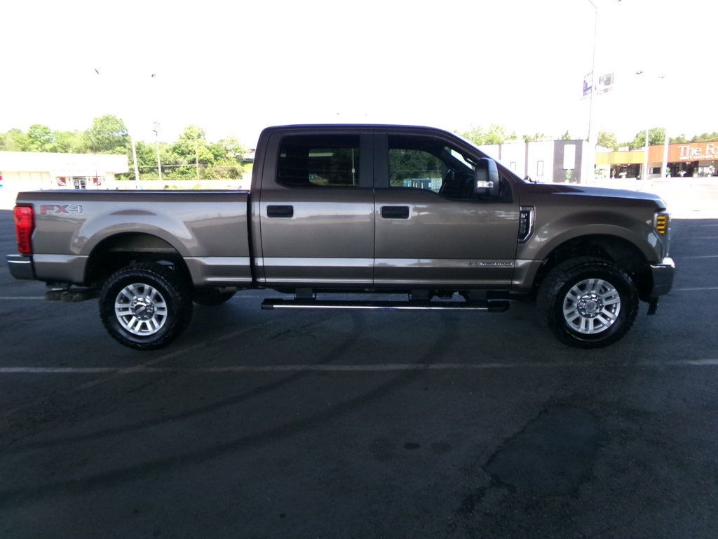 2019 Ford Super Duty F-250 SRW XL 4WD Crew Cab 6.75' Box - 23019096 - 4