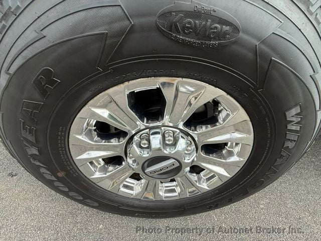 2019 Ford Super Duty F-250 SRW XLT 4WD Crew Cab 8' Box - 23057864 - 17