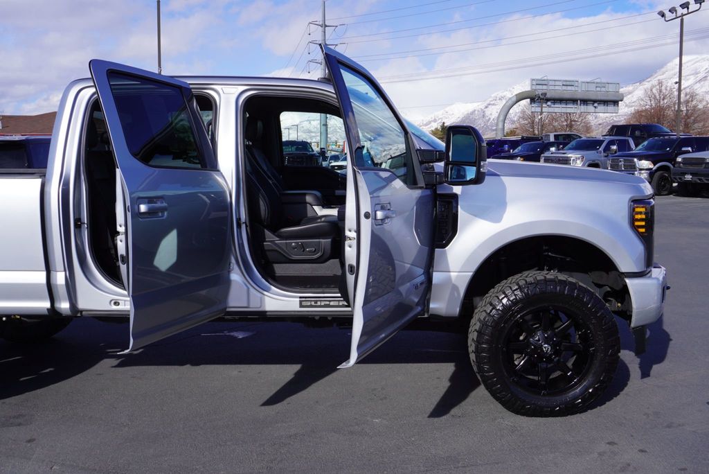 2019 Ford SUPER DUTY F-350 LARIAT - 22775895 - 25