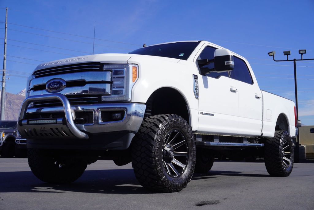 2019 Ford SUPER DUTY F-350 LARIAT - 22981017 - 5
