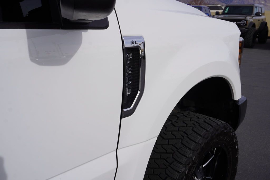 2019 Ford SUPER DUTY F-350 XL - 22975556 - 17