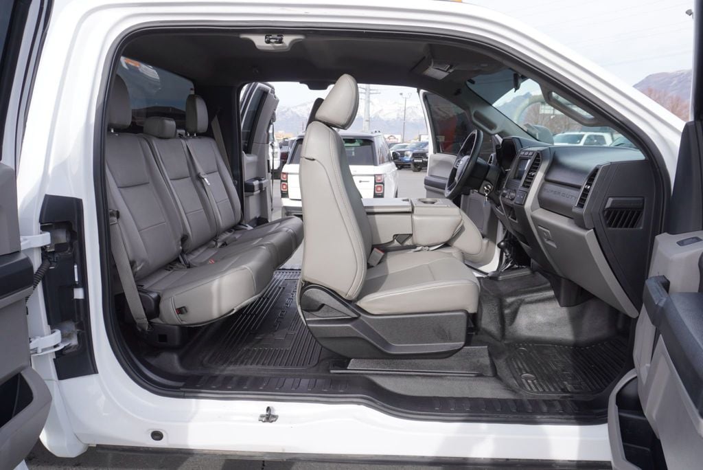 2019 Ford SUPER DUTY F-350 XL - 22975556 - 23