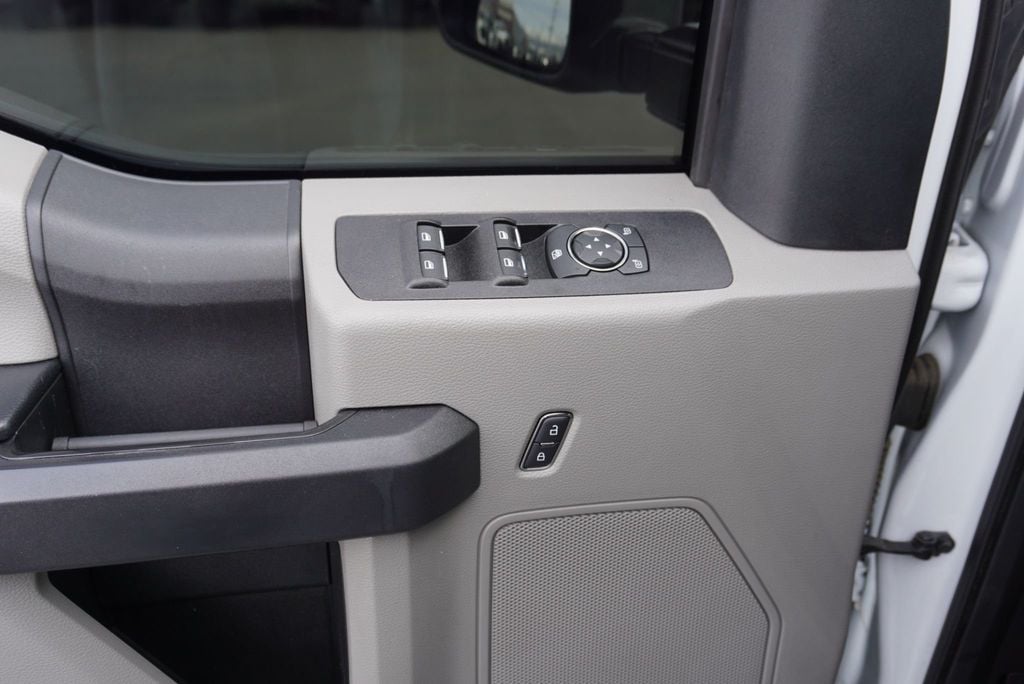 2019 Ford SUPER DUTY F-350 XL - 22975556 - 25