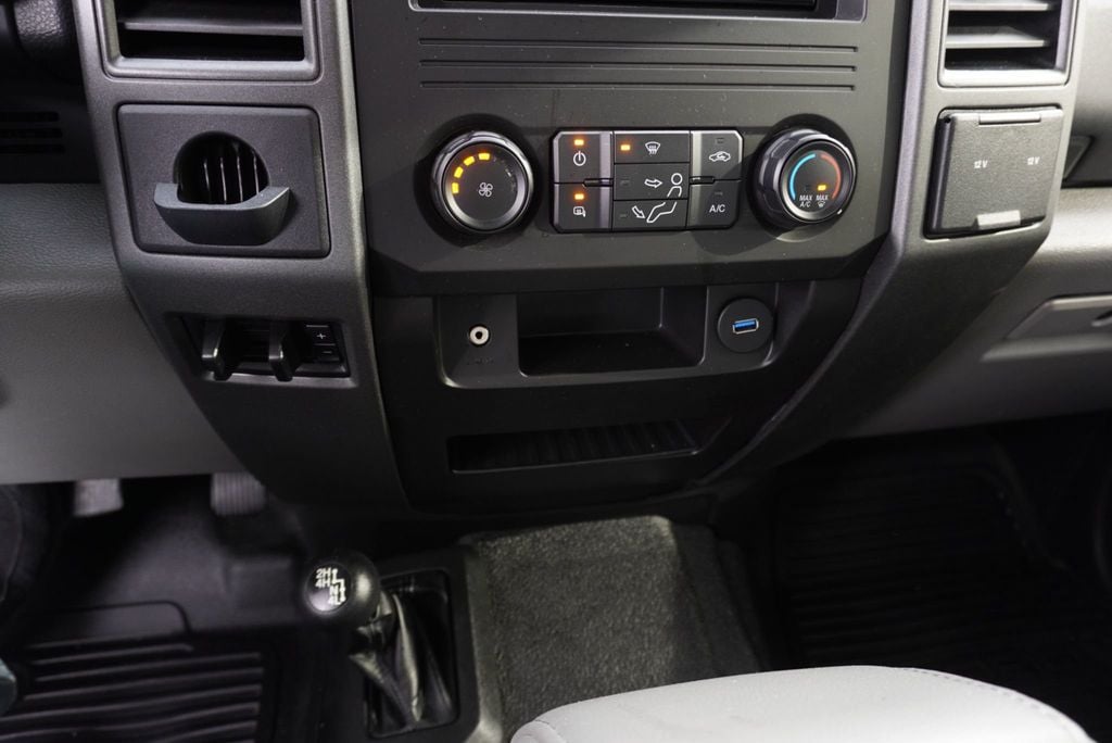 2019 Ford SUPER DUTY F-350 XL - 22975556 - 31