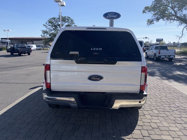 2019 Ford Super Duty F-350 DRW LARIAT 2WD Crew Cab 8' Box - 22998156 - 3