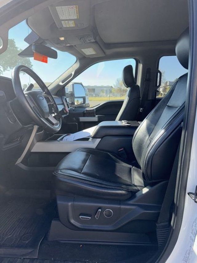 2019 Ford Super Duty F-350 DRW LARIAT 2WD Crew Cab 8' Box - 22998156 - 8