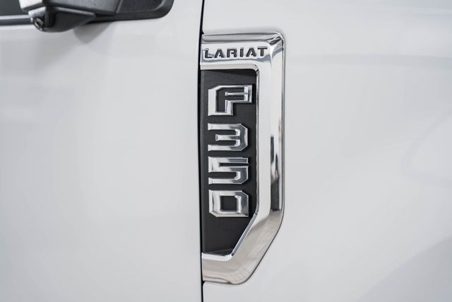 2019 Ford Super Duty F-350 DRW LARIAT 4WD Crew Cab 8' Box - 22416046 - 10