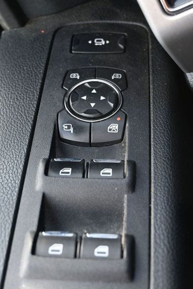 2019 Ford Super Duty F-350 DRW Platinum 4WD Crew Cab 8' Box - 23021048 - 36