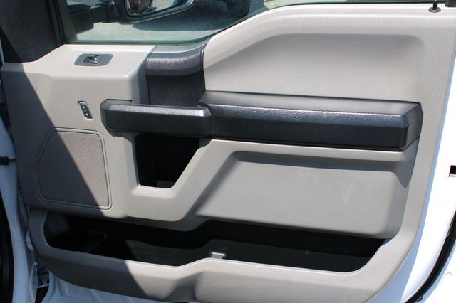 2019 Ford Super Duty F-350 DRW XL 4WD Crew Cab 8' Box - 23068895 - 10