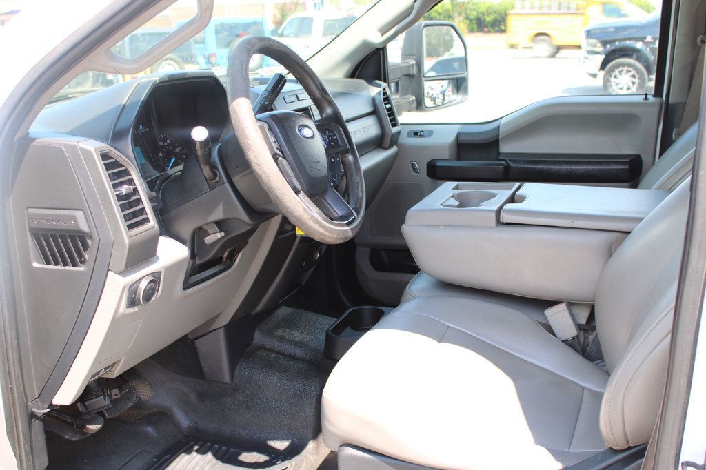 2019 Ford Super Duty F-350 DRW XL 4WD Crew Cab 8' Box - 23068895 - 12